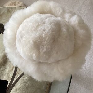NWOT. Gorgeous Alpaca (Peruvian) White Fur Hat